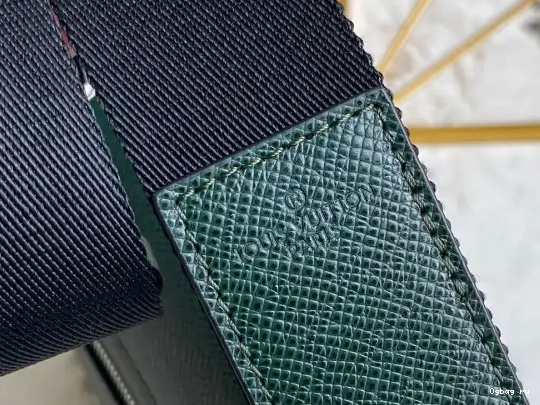 DISTRICT VUITTON LOUIS PM 0606